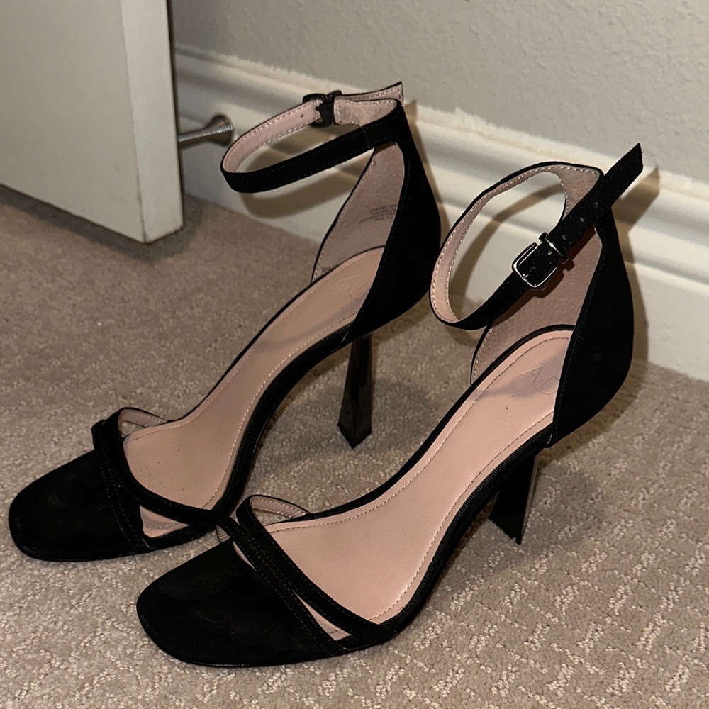 Chic Black Ankle Strap Heels